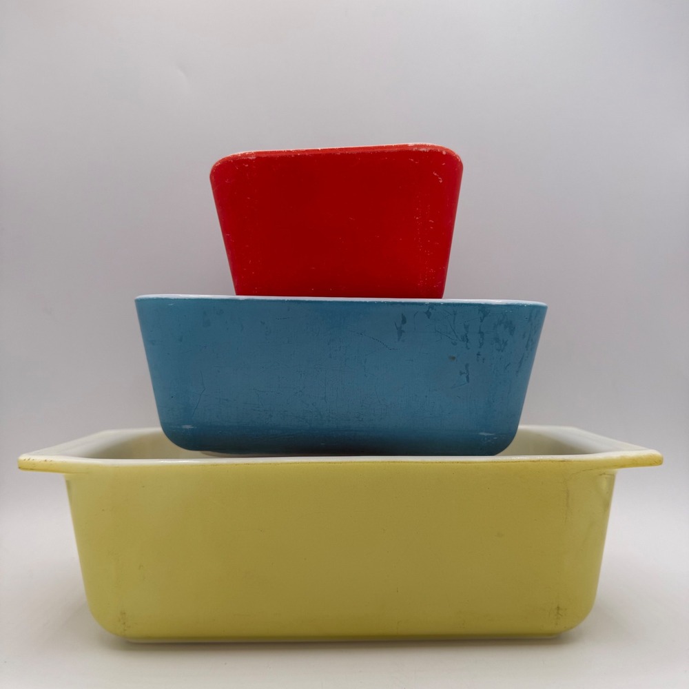 Vintage Pyrex Primary Colors Refrigerator Dish Set 501 Red, 502 Blue, 503 Yellow - Picture 2 of 10